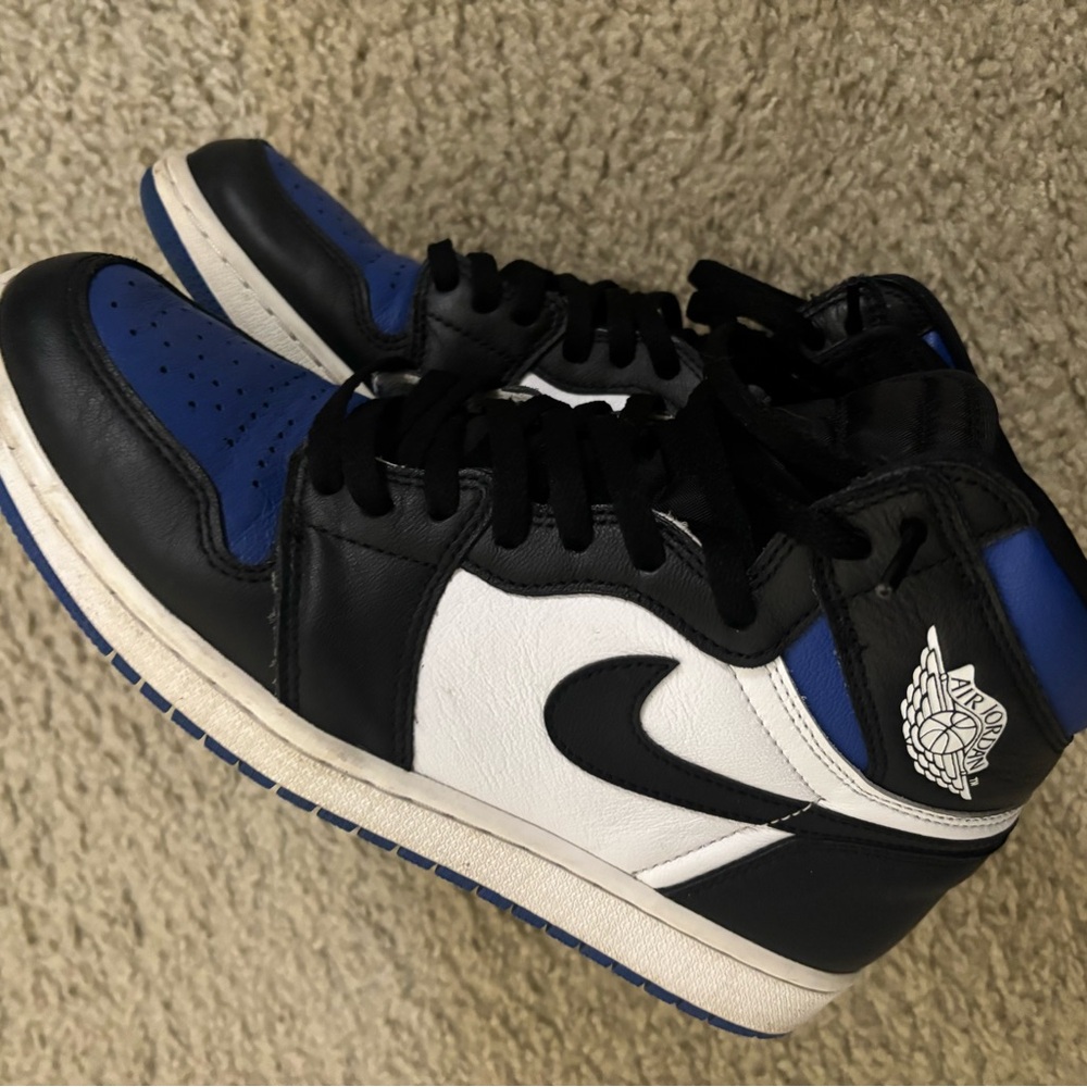 Nike Jordan blue toe royal. High-Top Sneakers in Blue and Black - Picture 3 of 5